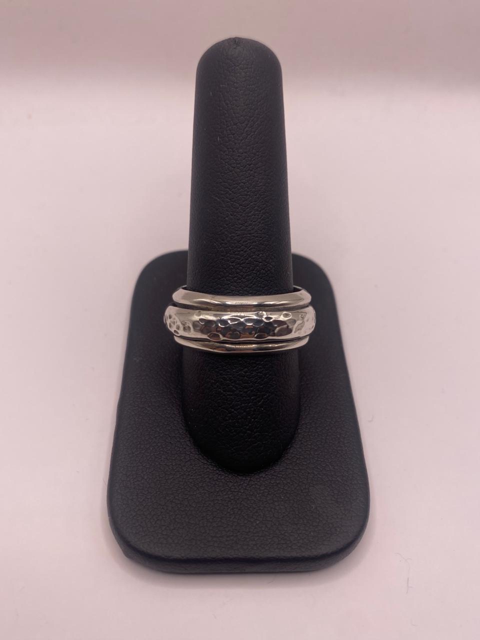 Anillo Antiestrés de Plata 925 Giratorio con Textura Martillada — Artesanal Taxco, vista lateral