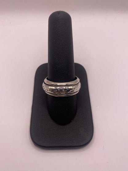 Anillo Antiestrés de Plata 925 Giratorio con Textura Martillada — Artesanal Taxco, sello de autenticidad Plata Ley .925