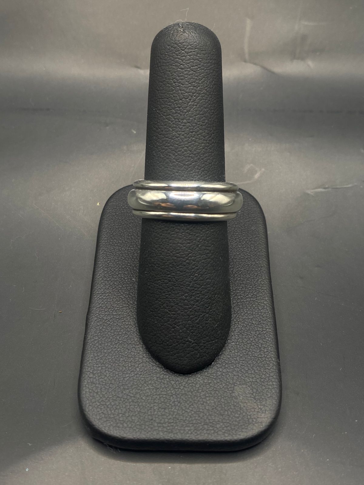 Anillo Plata Ley 925 Giratorio Delgado Liso — ángulo diagonal