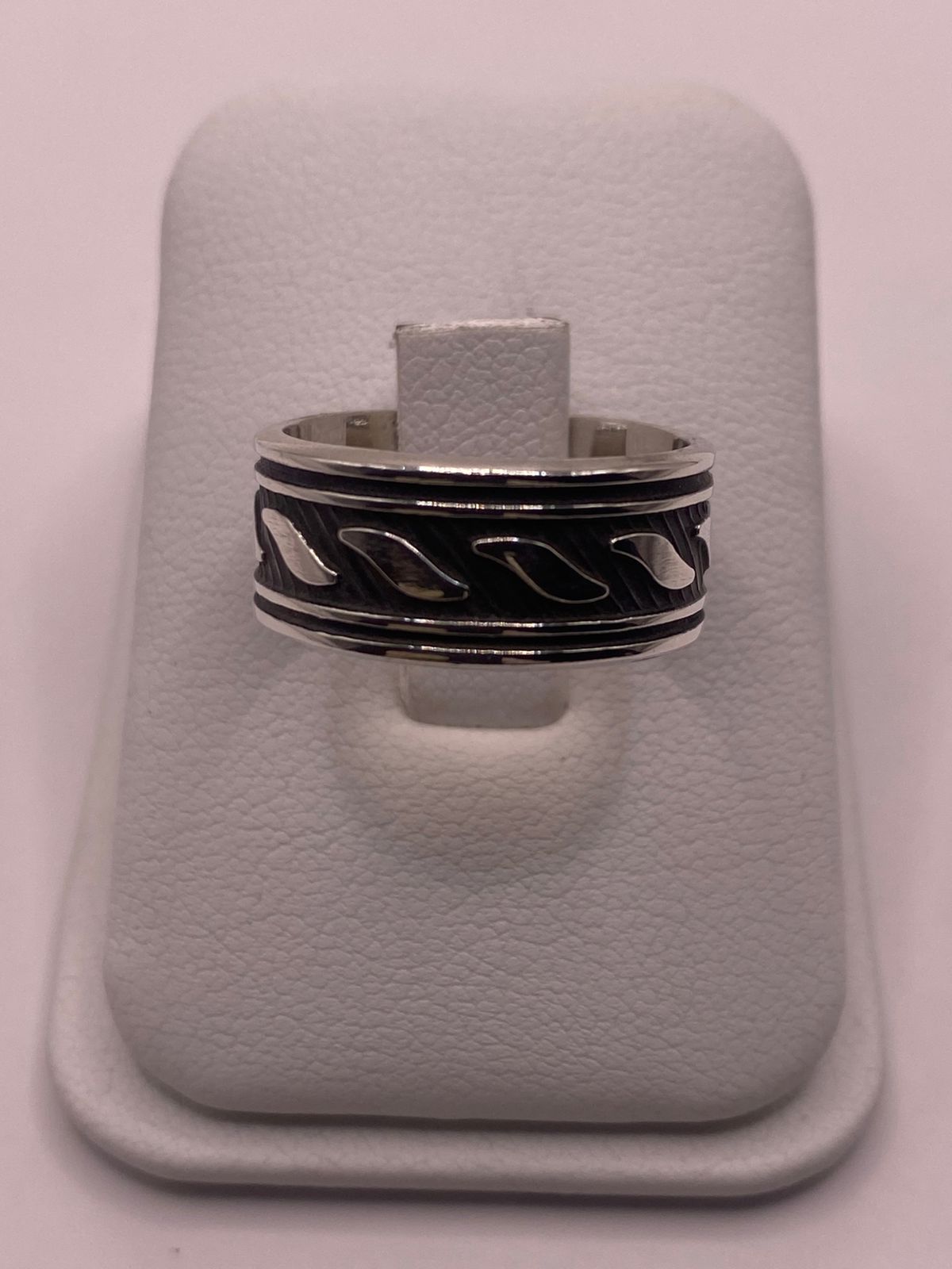 Anillo de Plata 925 Banda Grabada Ondulada — Artesanal Taxco, vista frontal