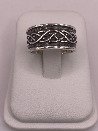 Anillo de Banda con Nudo Celta en Plata 925, sello de autenticidad Plata Ley .925