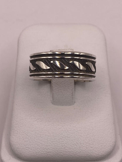 Anillo de Banda de Plata 925 Esterlina con Motivo Trenzado Grabado — vista lateral