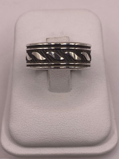 Anillo de Banda de Plata 925 Esterlina con Motivo Trenzado Grabado, vista frontal