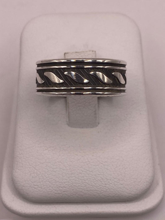 Anillo de Banda de Plata 925 Esterlina con Motivo Trenzado Grabado, vista frontal