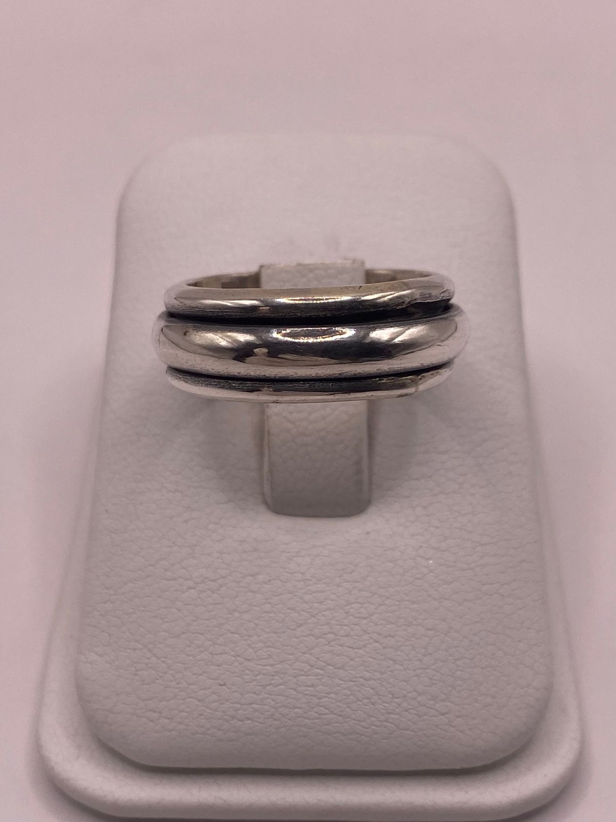 Anillo de Doble Banda de Plata 925 Esterlina — detalle de piedra