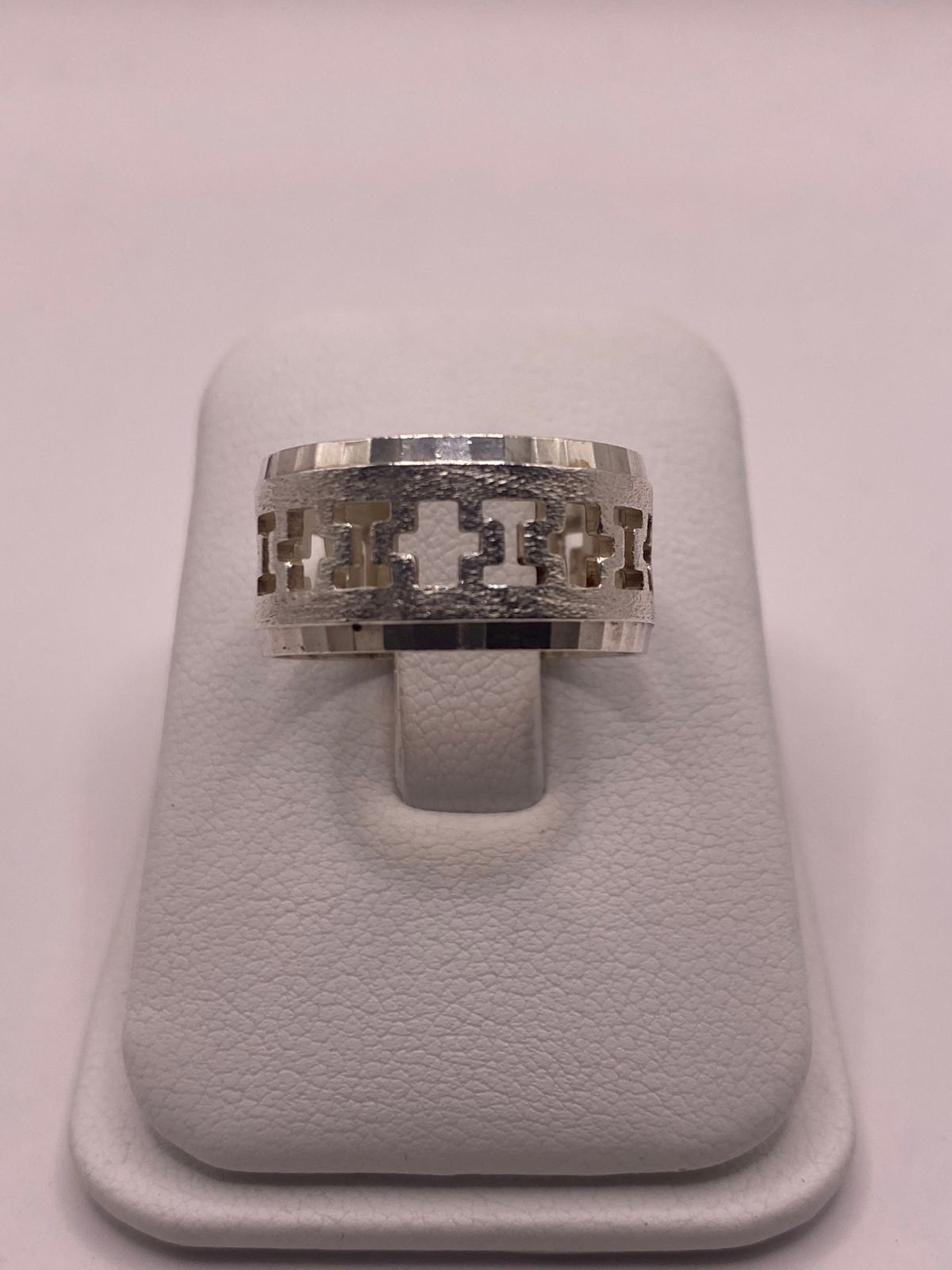 Anillo de Plata 925 Esterlina con Diseño de Cruces Caladas, sello de autenticidad Plata Ley .925