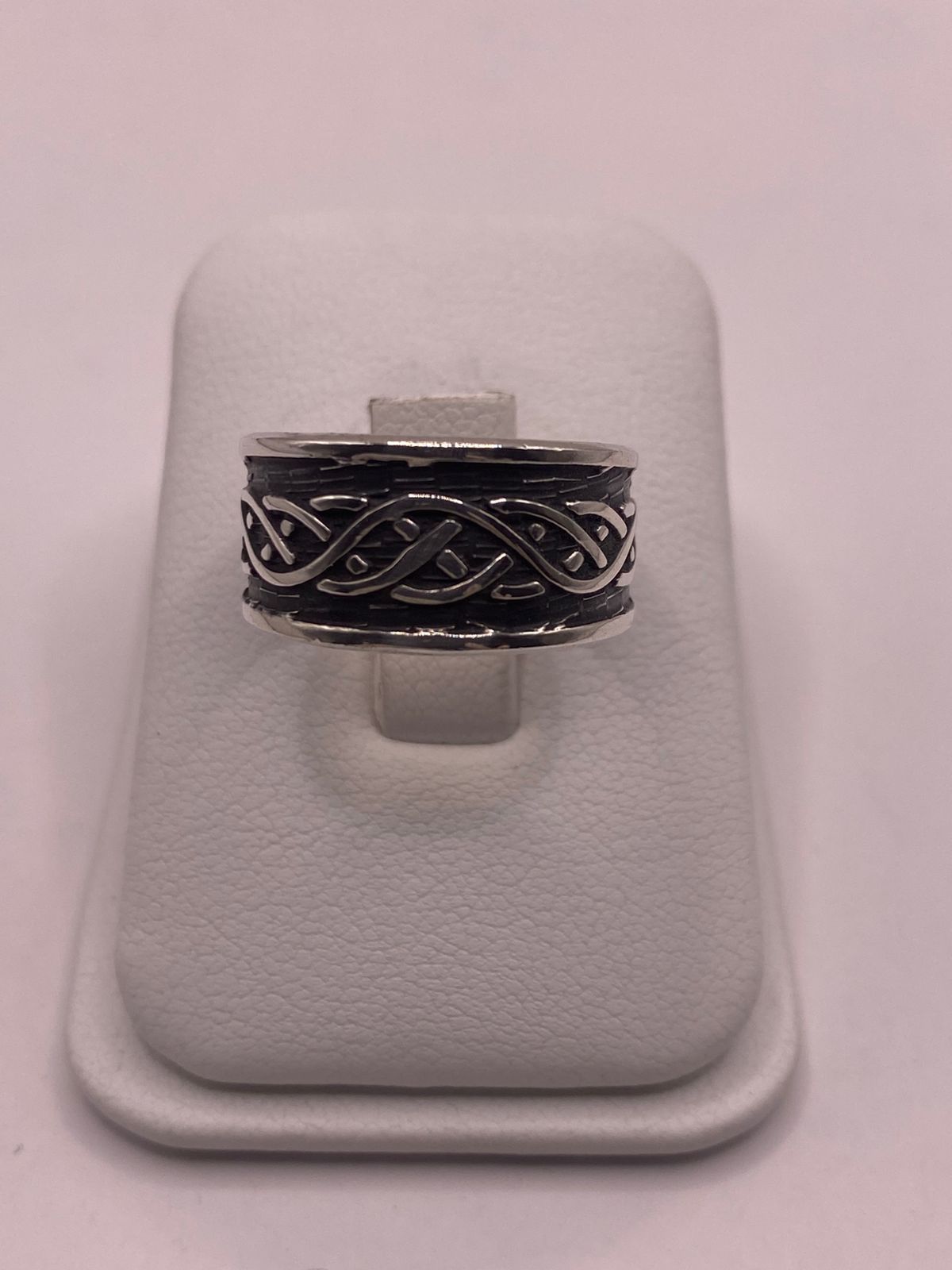 Anillo de Plata 925 Esterlina con Trenzado Infinito, vista frontal