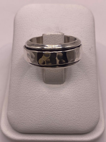 Anillo de Plata 925 Texturizado con Banda Central Lisa — vista lateral