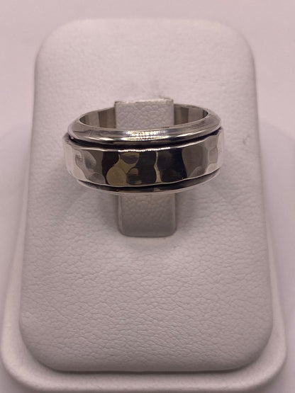 Anillo de Plata 925 Texturizado con Banda Central Lisa, sello de autenticidad Plata Ley .925