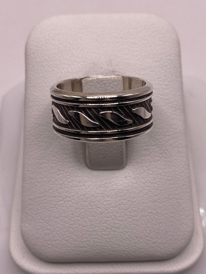 Anillo de Plata 925 con Banda Texturizada y Motivos Grabados, sello de autenticidad Plata Ley .925