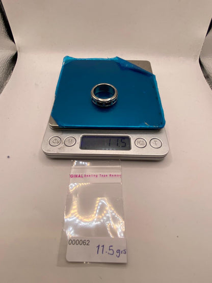 Anillo de Plata 925 con Detalles Circulares y Acabado Oxidado, peso en gramos (báscula)