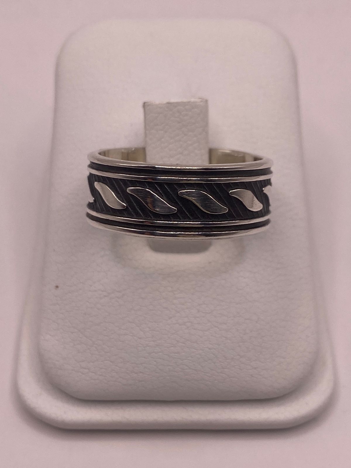 Anillo de Plata 925 con Diseño Atemporal, sello de autenticidad Plata Ley .925