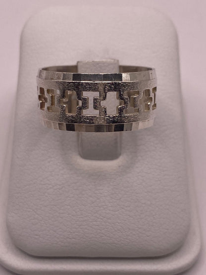 Anillo de Plata 925 con Diseño Calado de Cruces, vista frontal