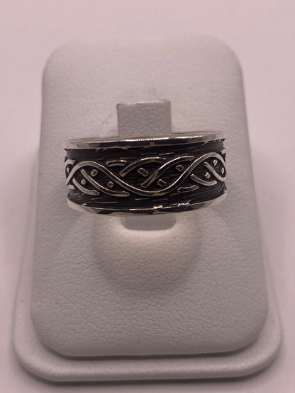 Anillo de Plata 925 con Diseño Celta Trenzado y Acabado Oxidado, vista frontal