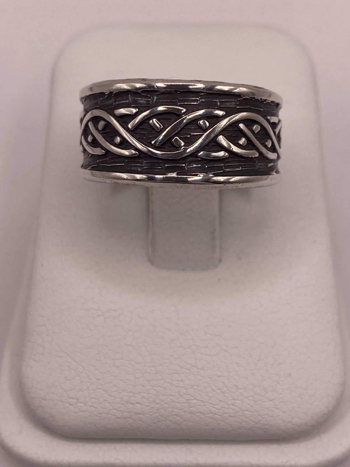 Anillo de Plata 925 con Diseño Entrelazado de Estilo Celta — vista lateral