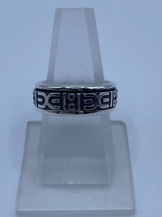Anillo de Plata 925 con Diseño Geométrico Contemporáneo — vista lateral
