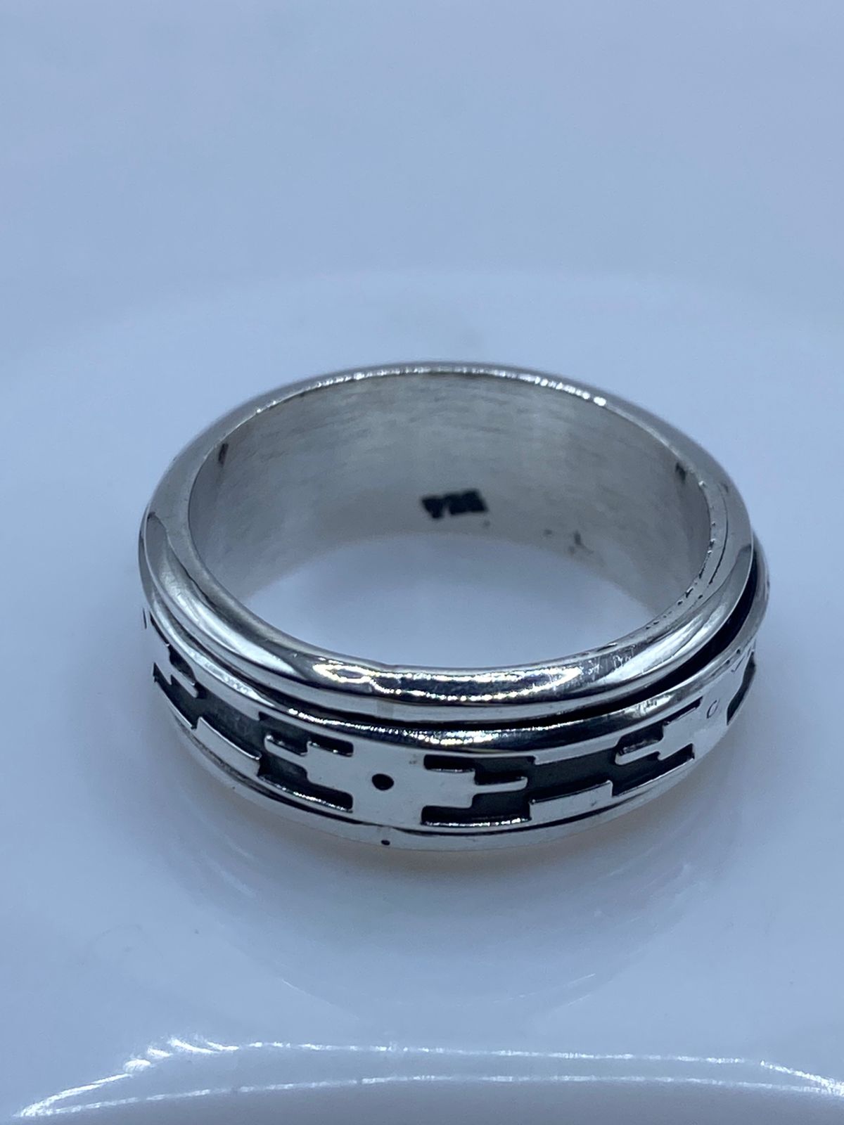 Sello de ley en interior de anillo spinner plata 925 diseño geométrico, artesanal hecho en Taxco Guerrero