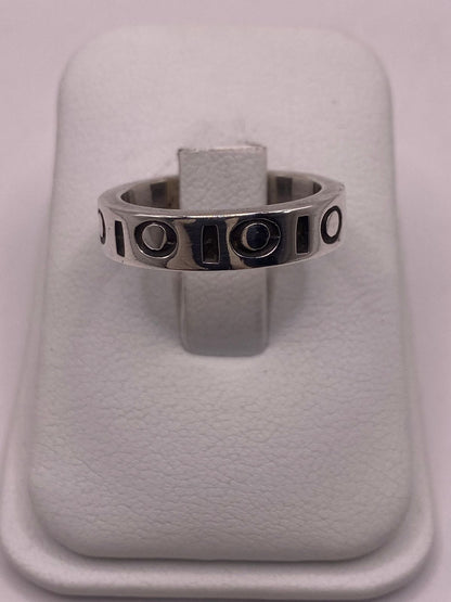 Anillo de Plata 925 con Diseño Geométrico y Detalles Circulares — vista lateral