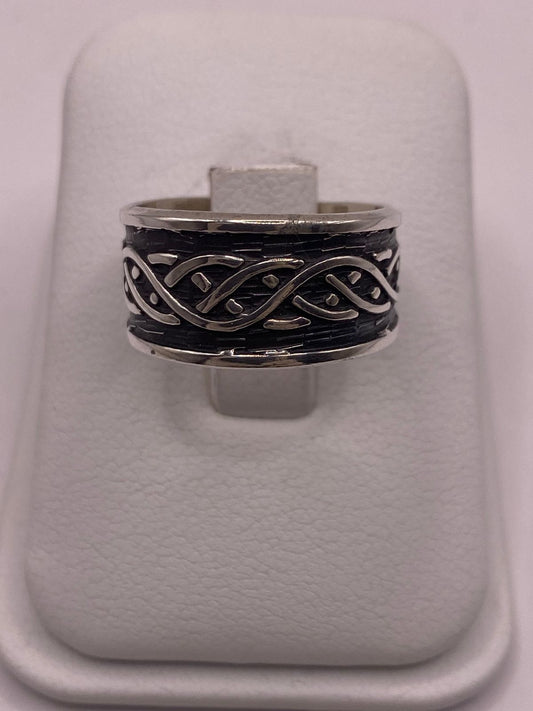 Anillo de Plata 925 con Diseño Trenzado y Motivos Orgánicos — vista lateral