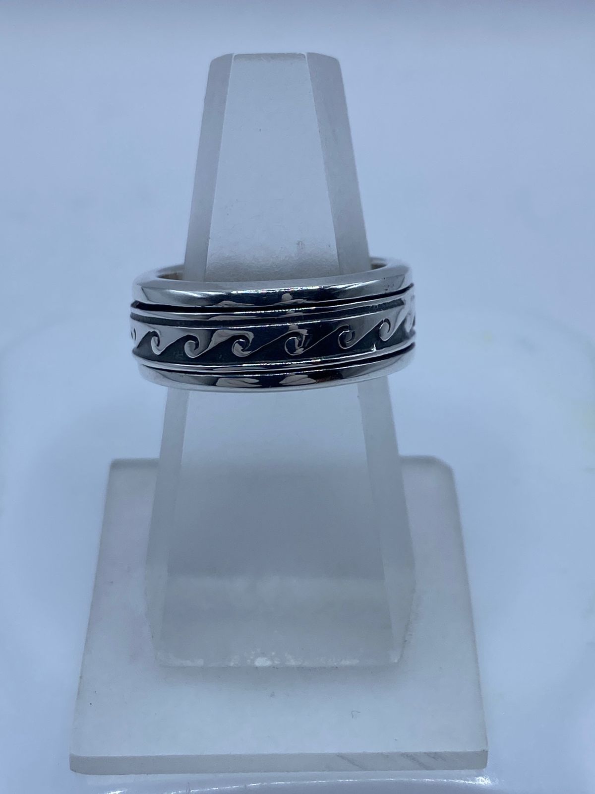 Anillo giratorio plata 925 con olas en espiral grabadas y fondo oxidado, talla 7, hecho en Taxco