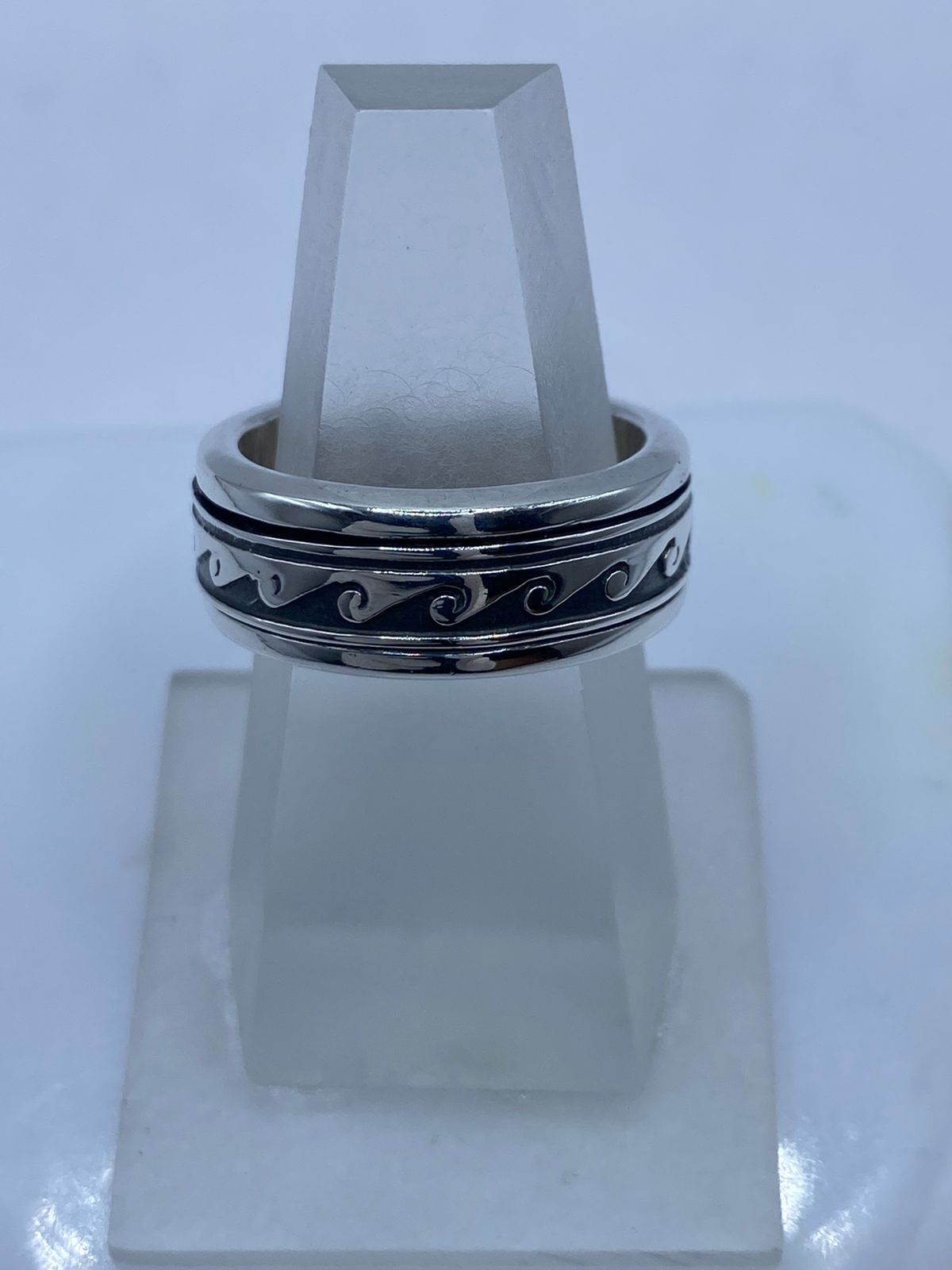  Anillo de Plata 925 con Diseño de Olas — vista lateral
