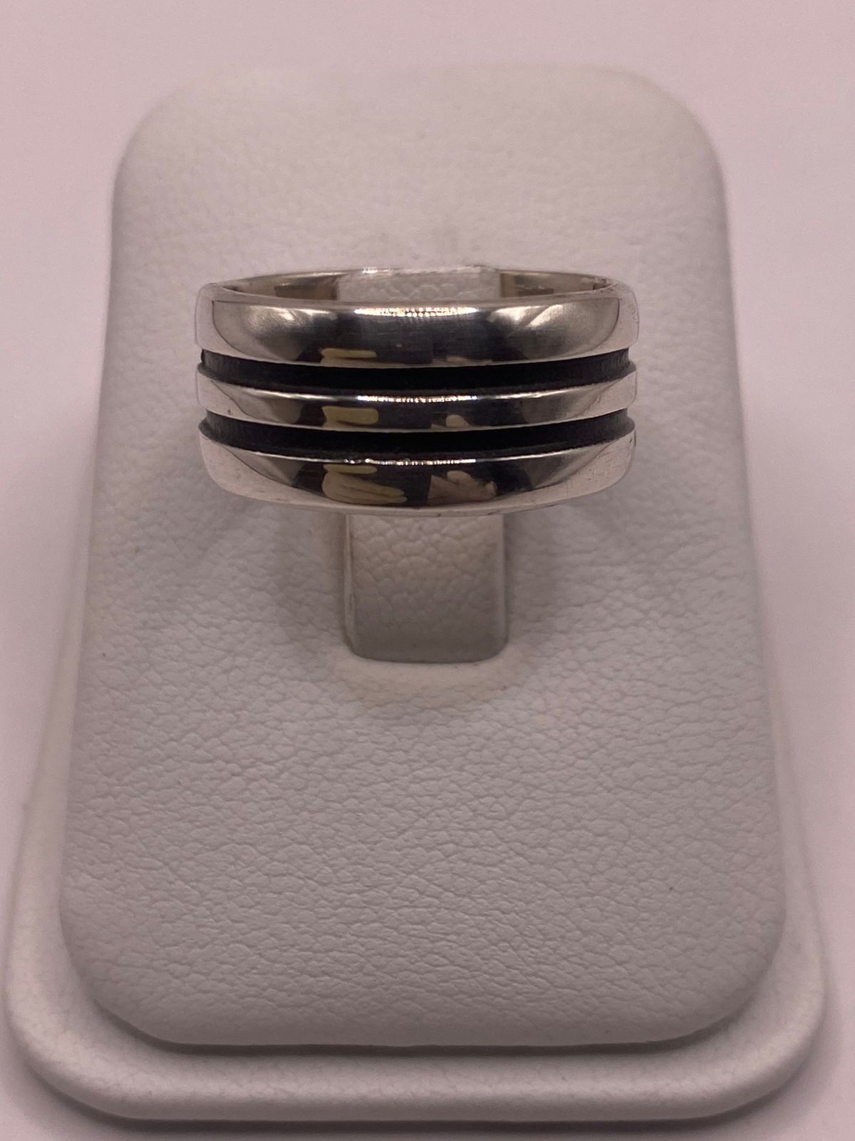 Anillo de Plata 925 con Doble Canal Central en Contraste, sello de autenticidad Plata Ley .925