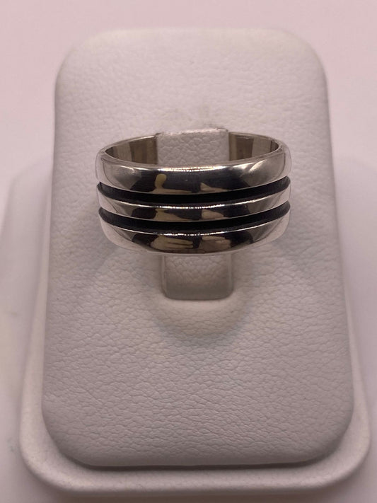Anillo de Plata 925 con Doble Canal Central en Contraste — detalle de piedra