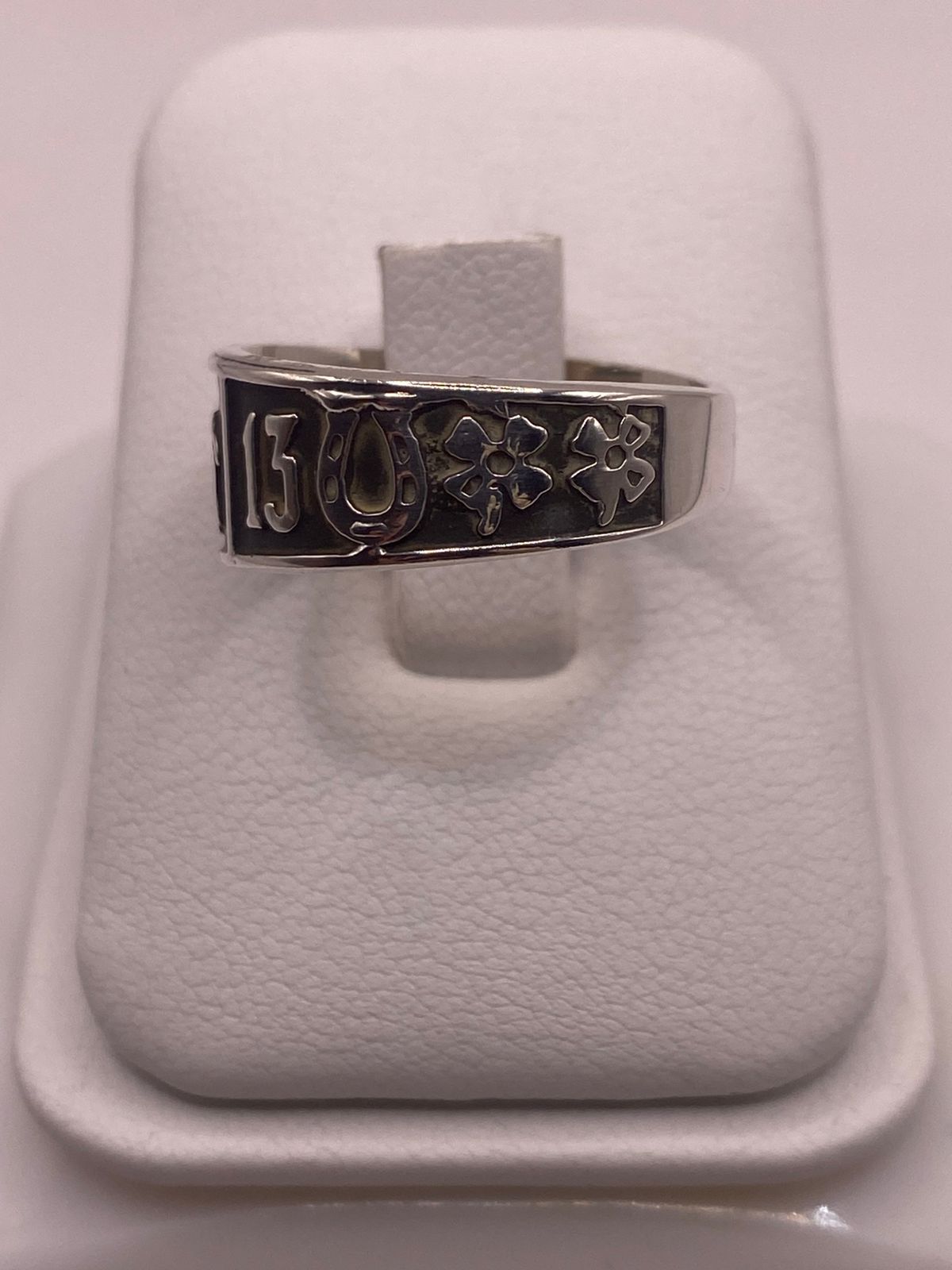 Anillo de Plata 925 con Elefante y Números de la Suerte, vista frontal