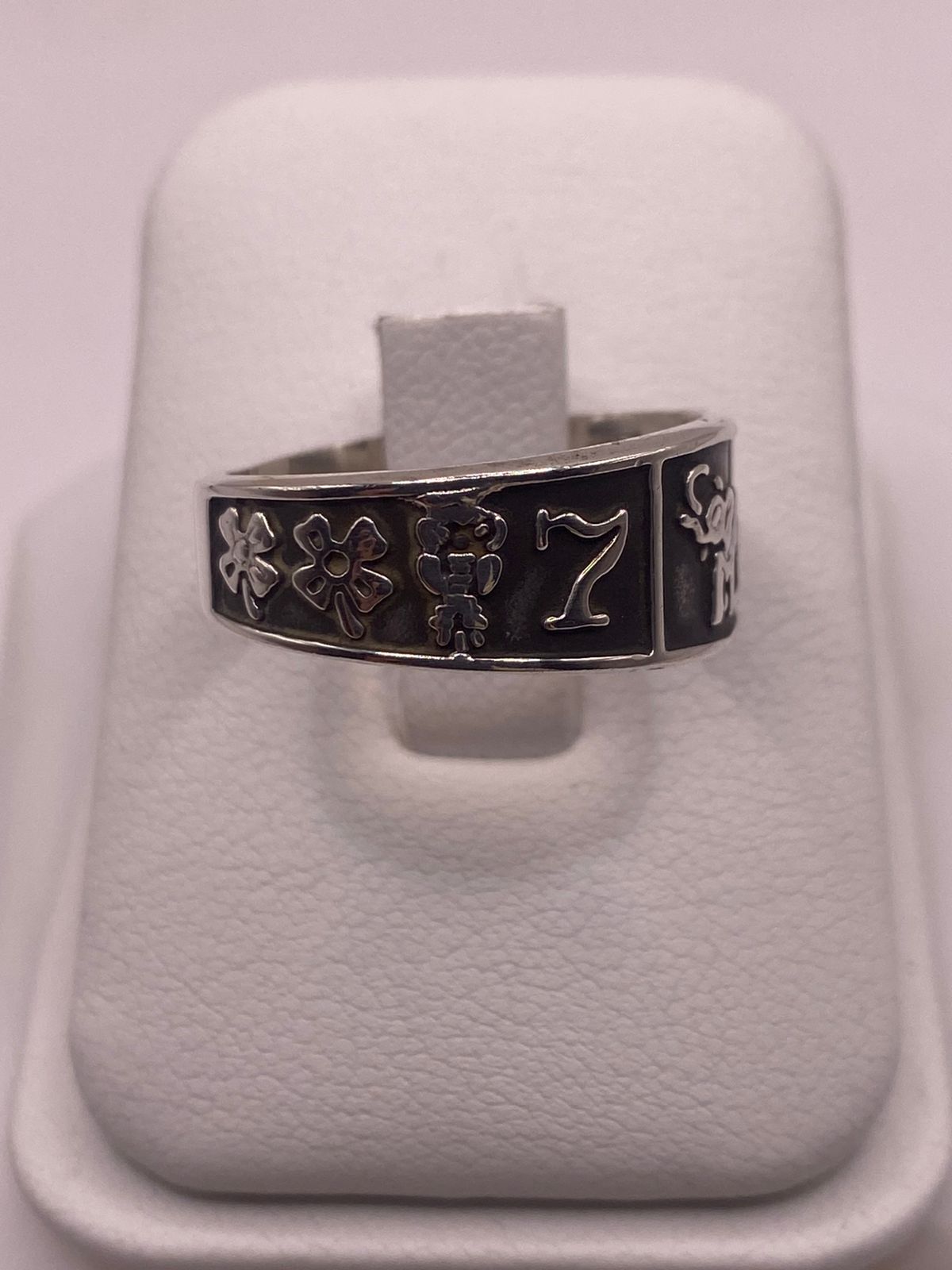 Anillo de Plata 925 con Elefante y Números de la Suerte, vista lateral