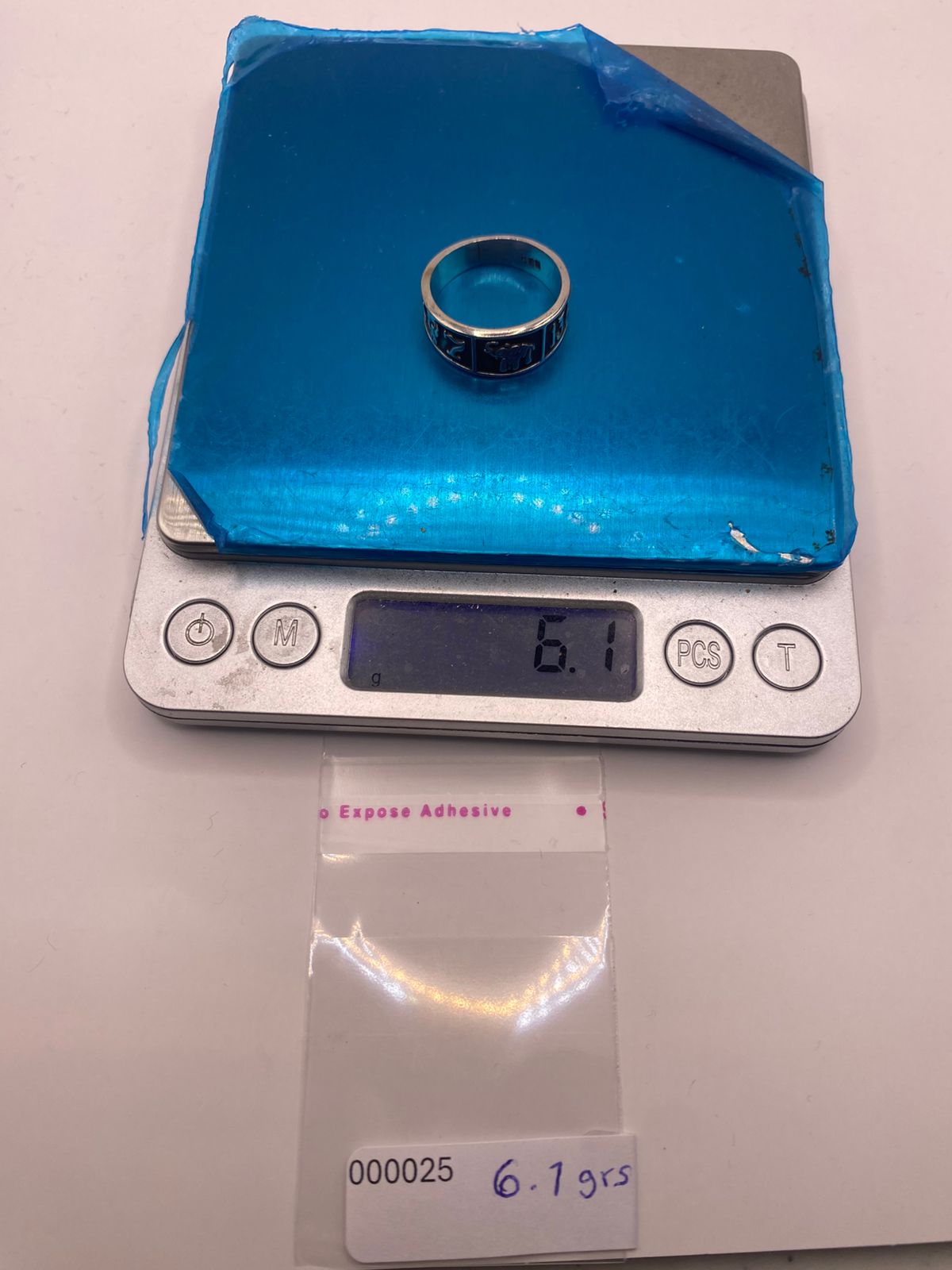 Anillo de Plata 925 con Elefante y Números de la Suerte, peso en gramos (báscula)