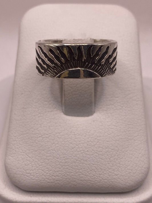 Anillo de Plata 925 con Grabado Artesanal de Espirales — vista lateral