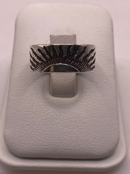 Anillo de Plata 925 con Grabado Artesanal de Espirales, vista lateral