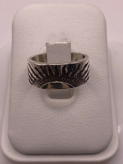 Anillo de Plata 925 con Grabado Artesanal de Espirales, vista frontal
