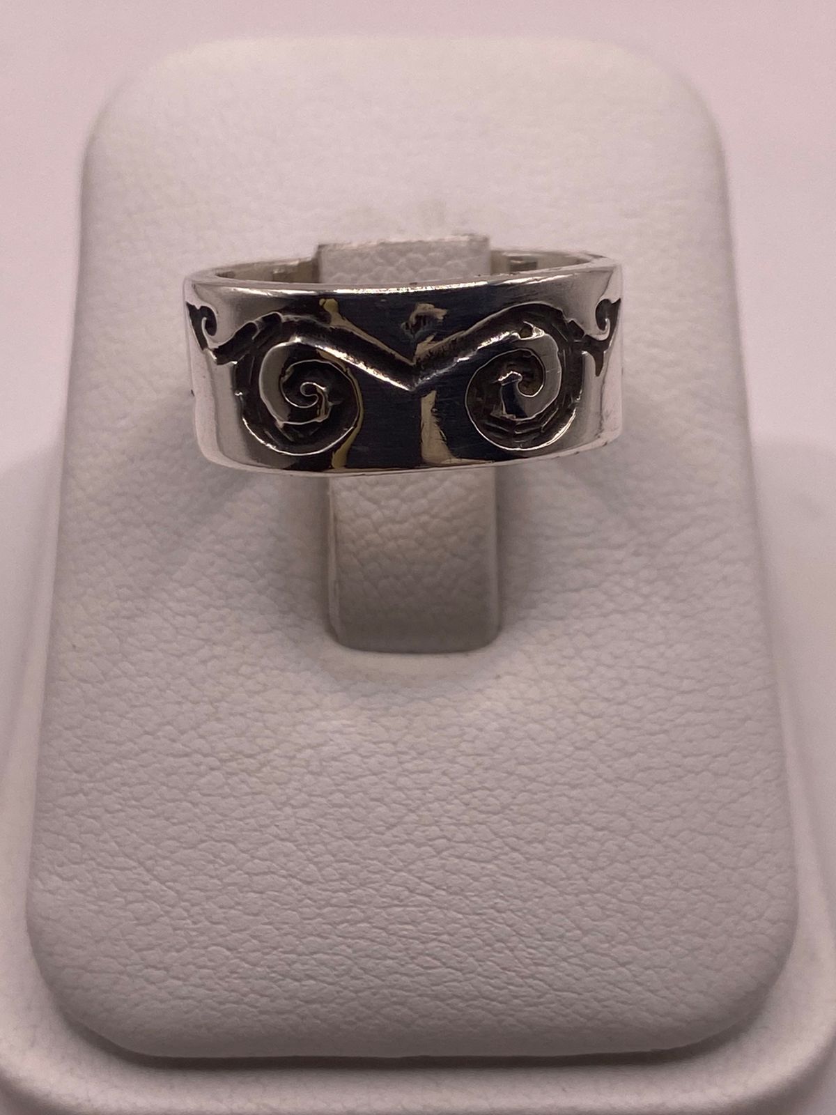 Anillo de Plata 925 con Grabado Artesanal de Espirales, sello de autenticidad Plata Ley .925