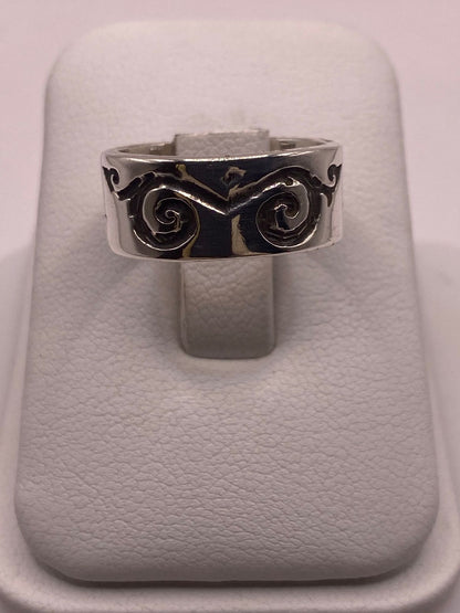 Anillo de Plata 925 con Grabado Artesanal de Espirales, sello de autenticidad Plata Ley .925
