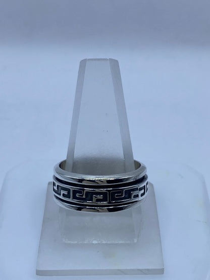 Anillo de Plata 925 con Greca Clásica — vista lateral