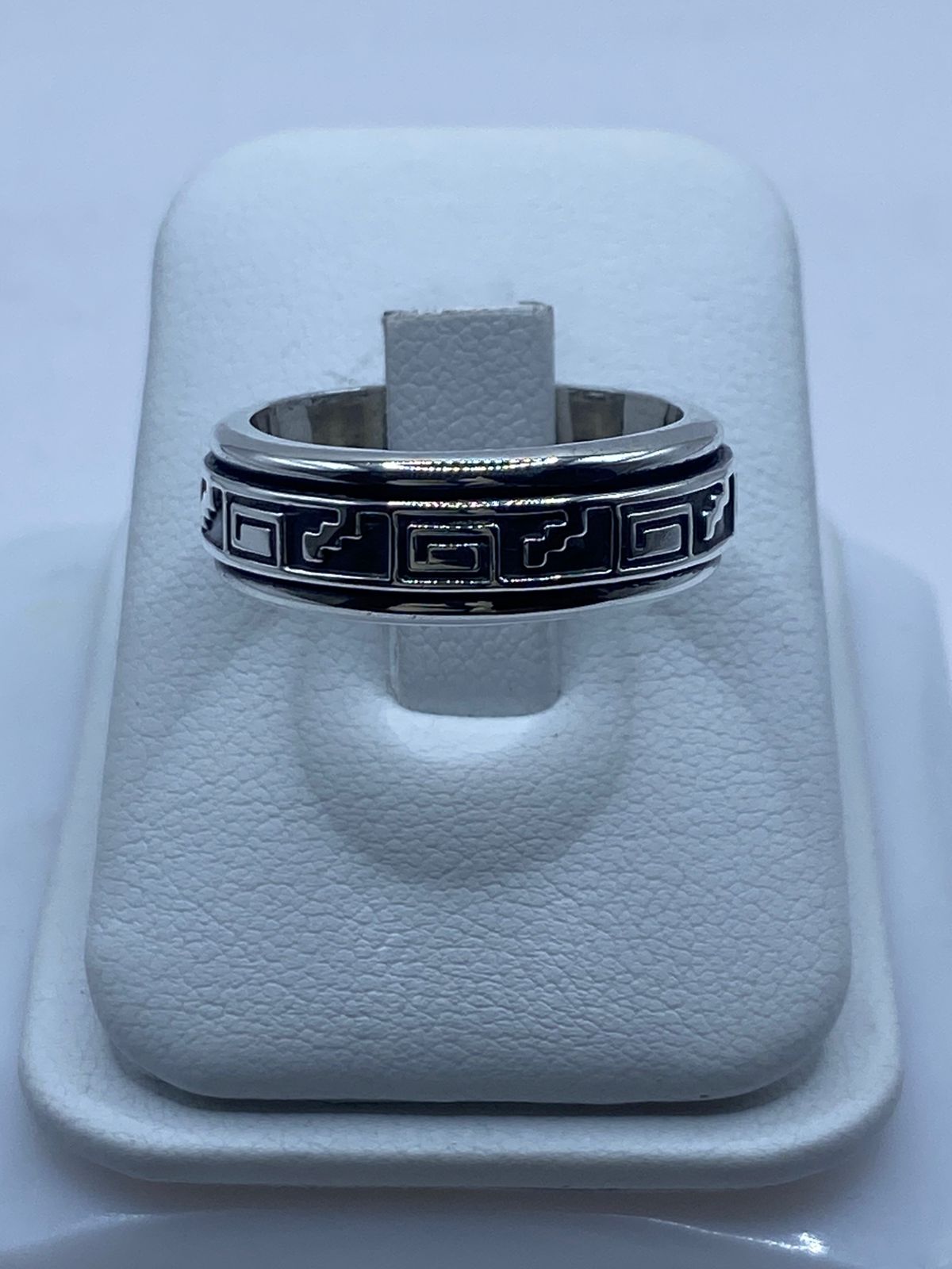 Anillo de Plata 925 con Greca Clásica, vista lateral