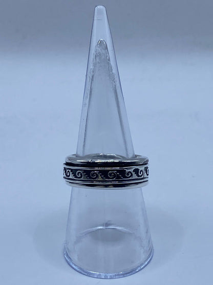 Anillo de Plata 925 con Greca en Espiral — vista lateral