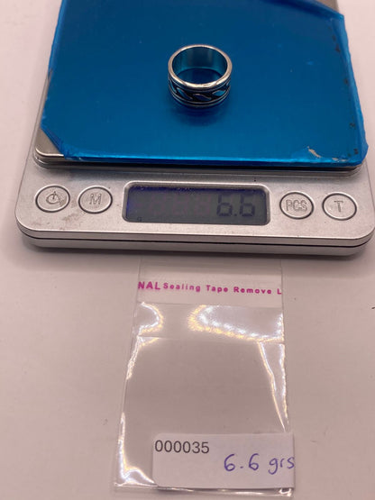 Anillo de Plata 925 con Motivos Ondulados y Diseño Atemporal, peso en gramos (báscula)