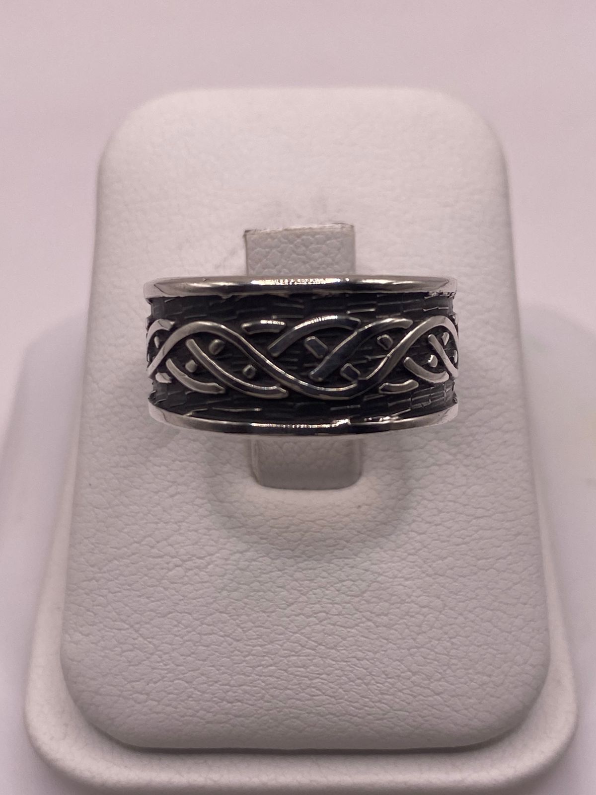 Anillo de Plata 925 con Motivo Trenzado, vista lateral