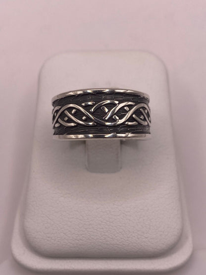 Anillo de Plata 925 con Motivo Trenzado, sello de autenticidad Plata Ley .925
