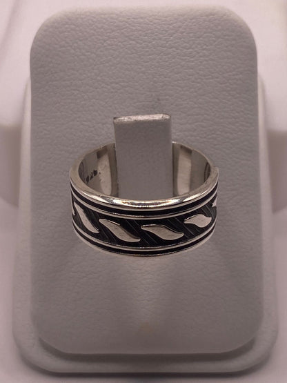 Anillo de Plata 925 con Motivos Ondulados y Diseño Atemporal, sello de autenticidad Plata Ley .925