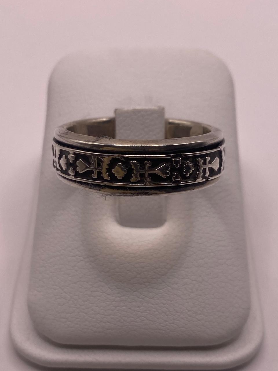 Anillo de Plata 925 con Símbolos Grabados y Acabado Oxidado, vista lateral