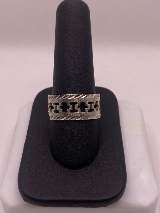 Anillo de Plata Esterlina 925 con Cruces Caladas — detalle de piedra