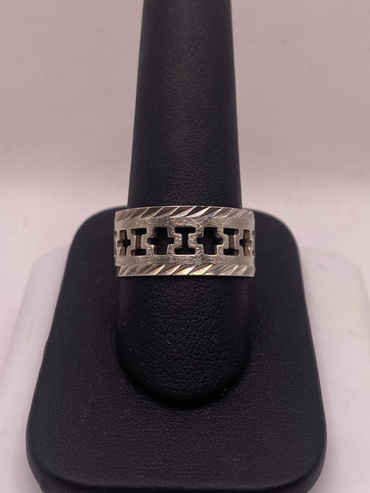 Anillo de Plata Esterlina 925 con Cruces Caladas, sello de autenticidad Plata Ley .925