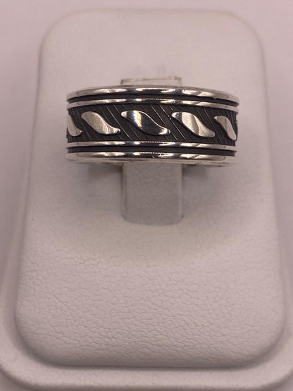 Anillo de Plata Esterlina 925 con Motivo de Hojas y Acabado Oxidado, sello de autenticidad Plata Ley .925
