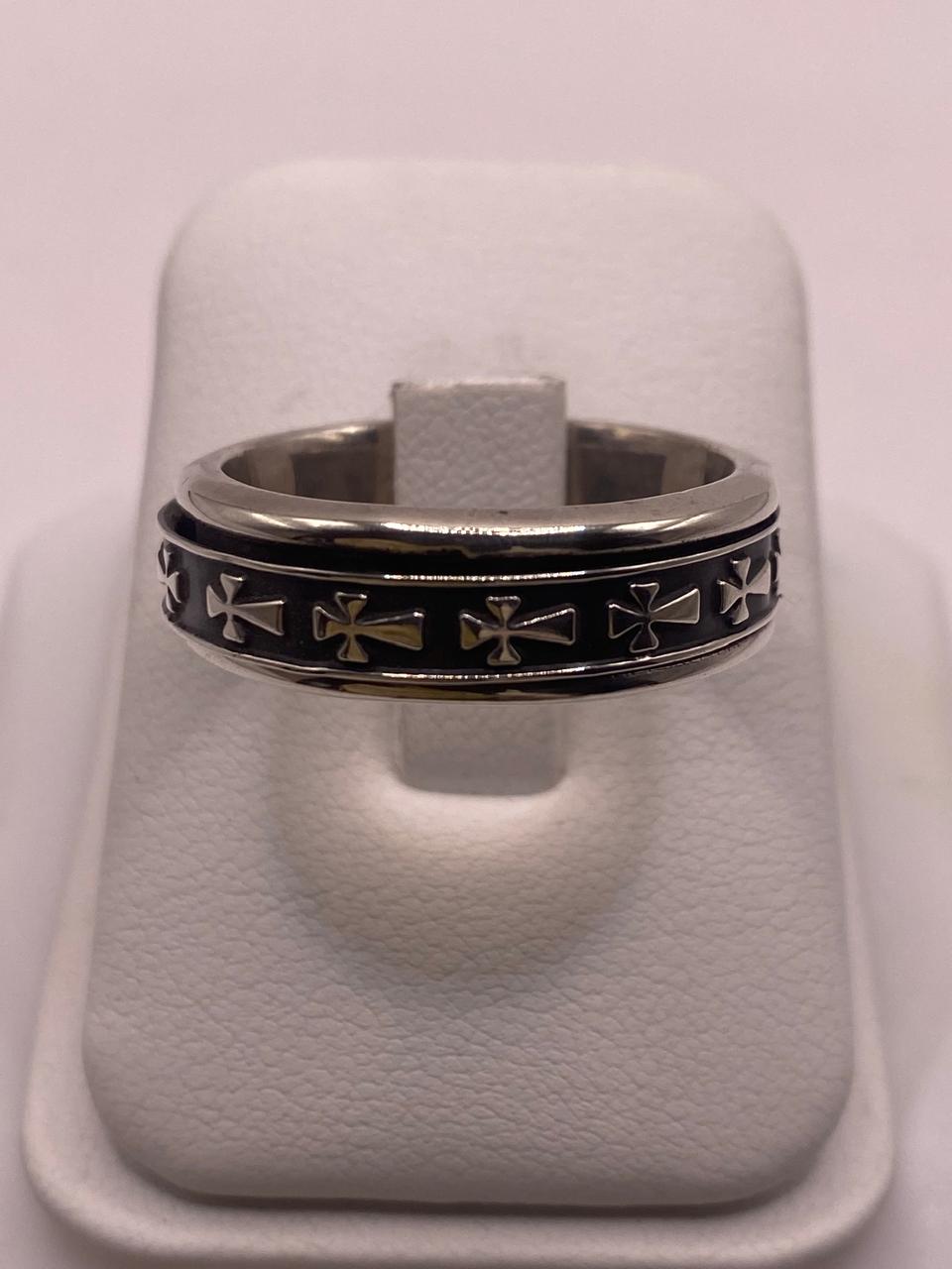 Anillo de Plata Esterlina 925 con Motivos de Cruces y Acabado Oxidado, sello de autenticidad Plata Ley .925