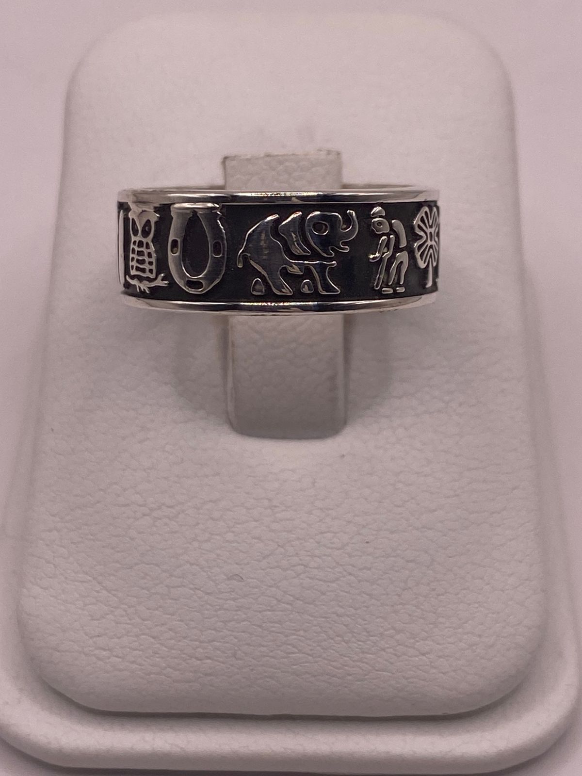Anillo de la Suerte en Plata 925 con Símbolos — ángulo diagonal