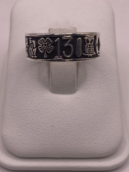 Anillo de la Suerte en Plata 925 con Símbolos, vista frontal