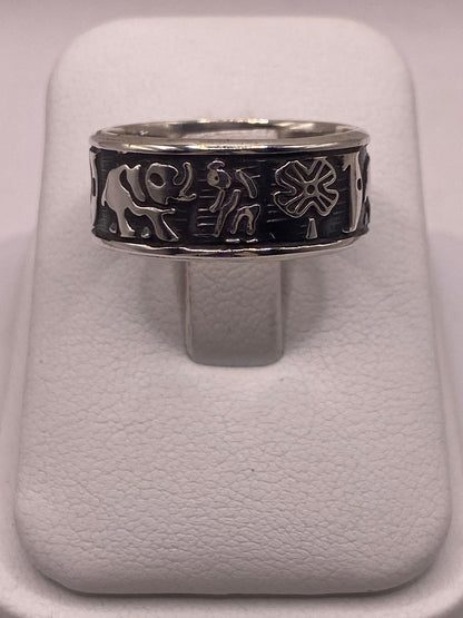 Anillo de la Suerte en Plata 925 con Símbolos — vista lateral